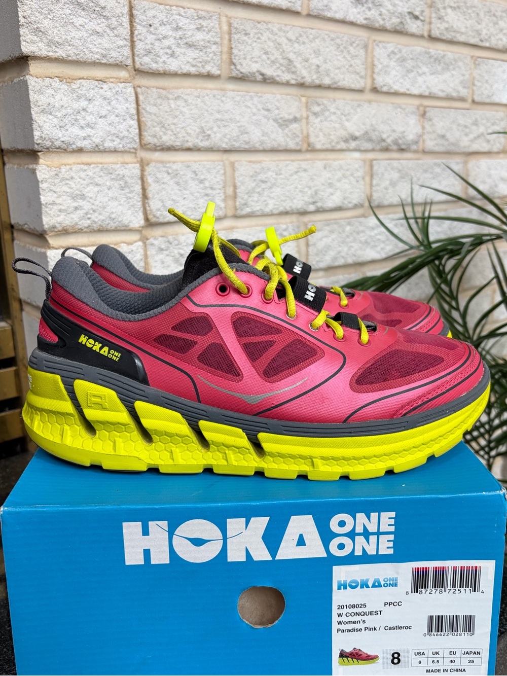 Hoka One One Conquest W Size 8- Pink/Citrus- only worn a few times- like new!